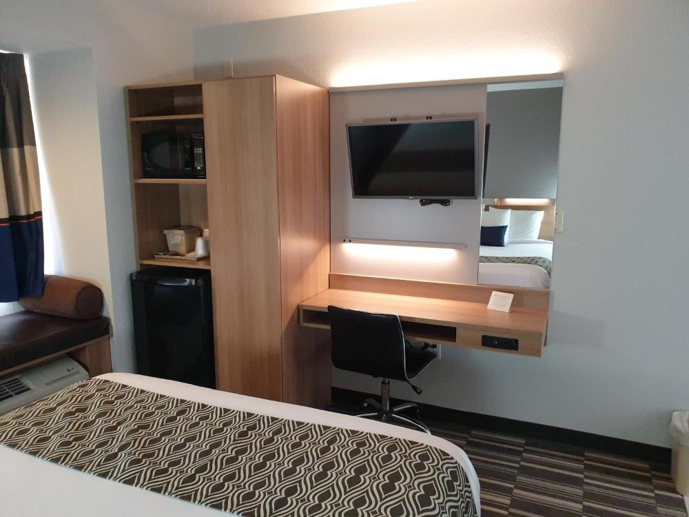 Microtel Inn & Suites by Wyndham Augusta Riverwatch